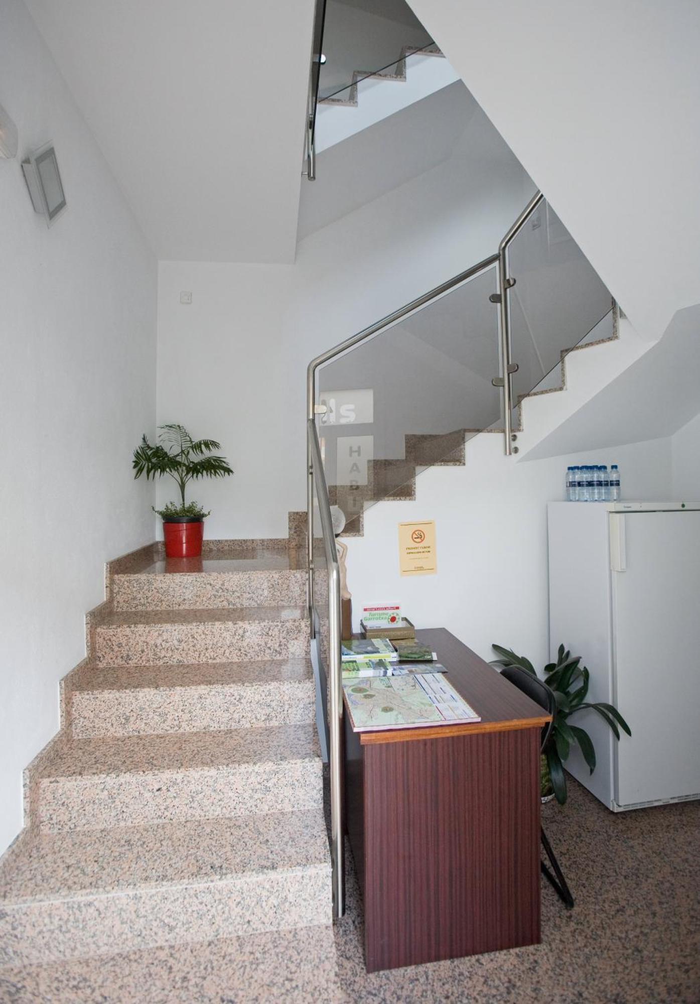 Amolls Restaurant I Habitacions Olot Kültér fotó