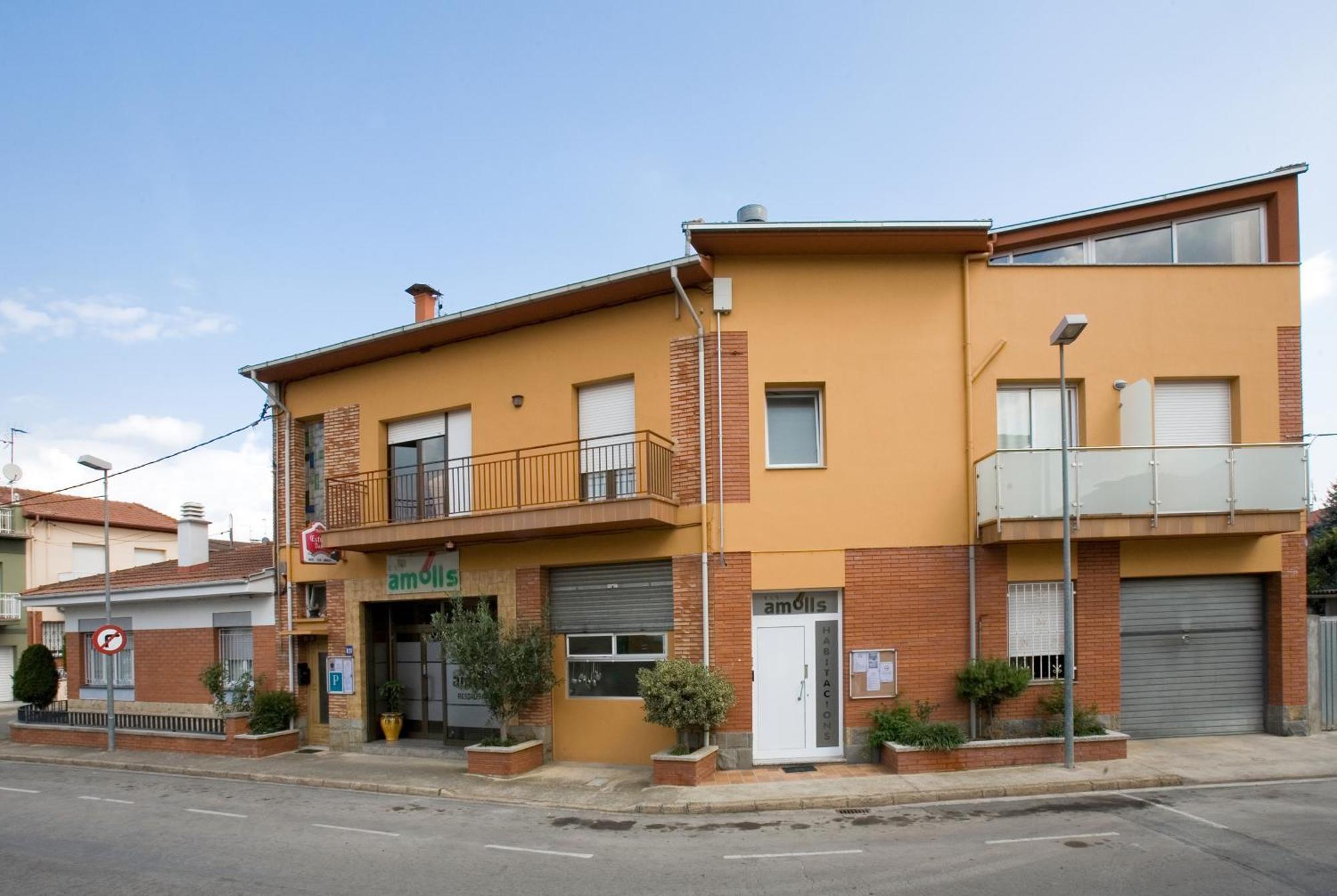 Amolls Restaurant I Habitacions Olot Kültér fotó
